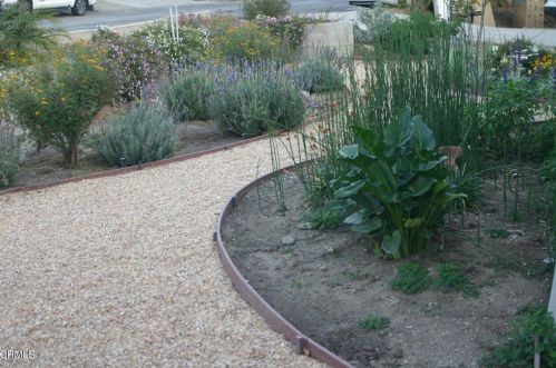 2834 Los Olivos Ln, Glendale CA 91214-2829 exterior