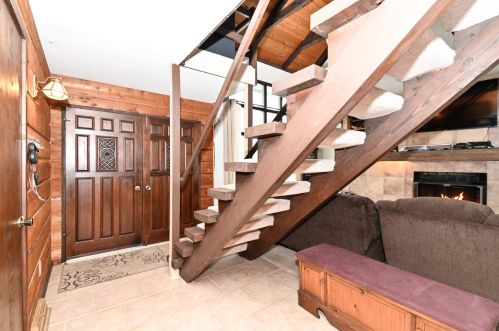 229 Llamberris Pass, Wales, WI 53183-9707