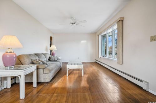 267 Hamilton Ave, North Lindenhurst NY  11757-3813 exterior