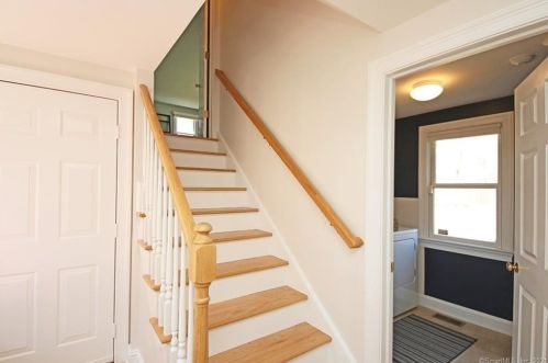 26 Oak Knoll Rd, Ridgefield CT  06877-4334 exterior