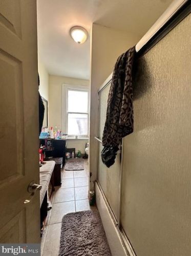 902 Chelten Ave, Philadelphia PA 19138-1714 exterior