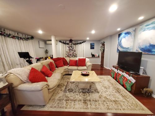 9905 98th St, Jamaica NY  11416-2541 exterior