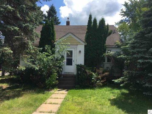 814 1 Ave, Chisholm MN  55719-1265 exterior