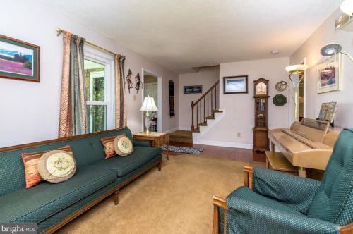 106 Claremont Dr, Lansdale PA 19446-6359 exterior