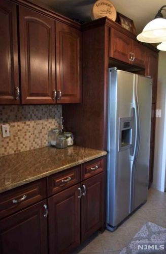 1375 River Rd, Edgewater NJ 07020-1518 exterior