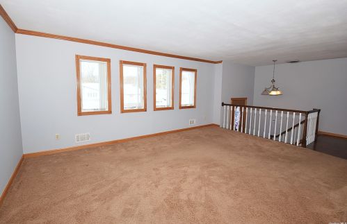 37 Corsa St, Huntington Station NY  11746-6626 exterior