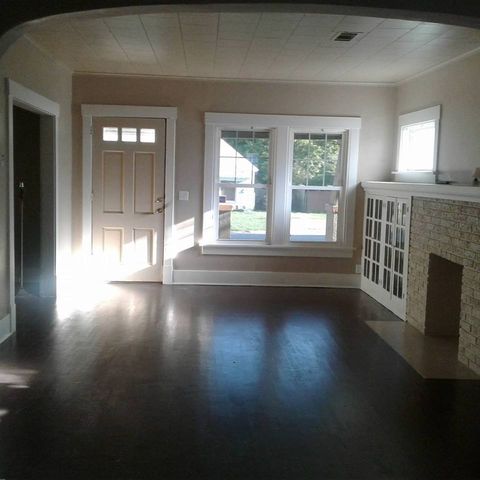 908 Division St, Henryetta, OK 74437-4052