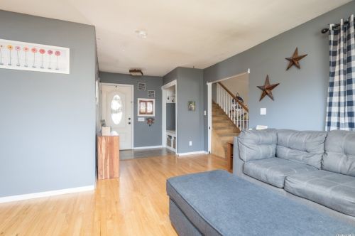 1379 Hiram Ave, Holbrook, NY 11741-5710