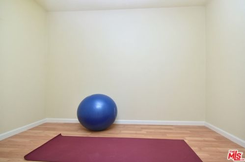 4934 Cartwright Ave, North Hollywood CA  91601-4023 exterior