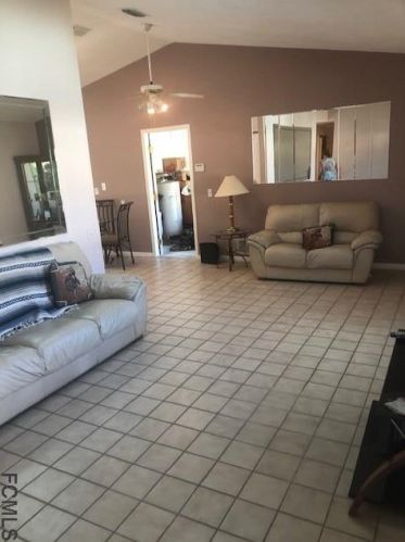 5 Farver Ln, Palm Coast, FL 32137-8474