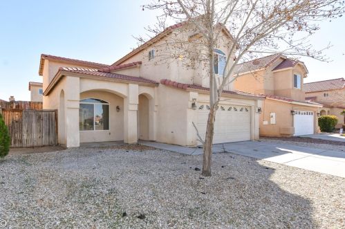 16991 Escala Dr, Victorville, CA 92395-8504