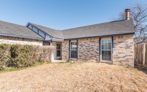 4305 Spindletree Ln, Fort Worth, TX 76137-1151