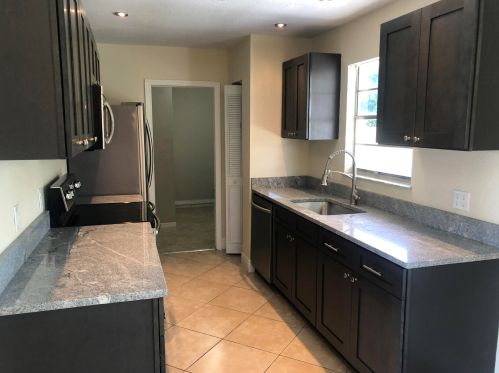 1006 Estaugh Ave, Fort Pierce, FL 34953-1807