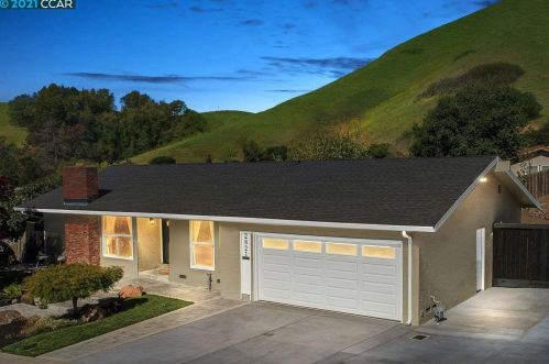 2821 Vincent Dr, Pinole, CA 94564-1001