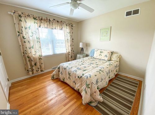 5 Wortham Ct, Bear DE  19701-2060 exterior