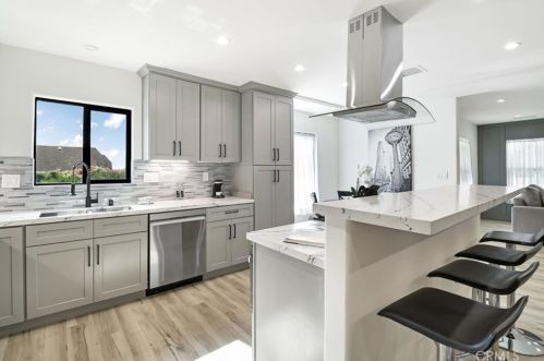 295 Poppyfields Dr, Altadena CA  91001-4837 exterior