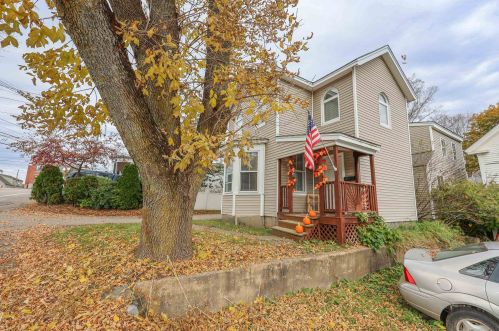 5 Gerry Ave, Newmarket NH  03857-1901 exterior