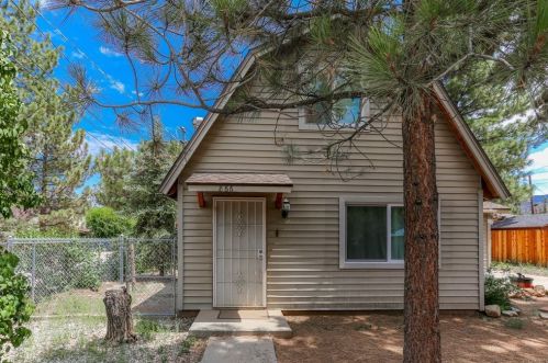 866 Lakewood Dr, Big Bear City, CA 92314-8820