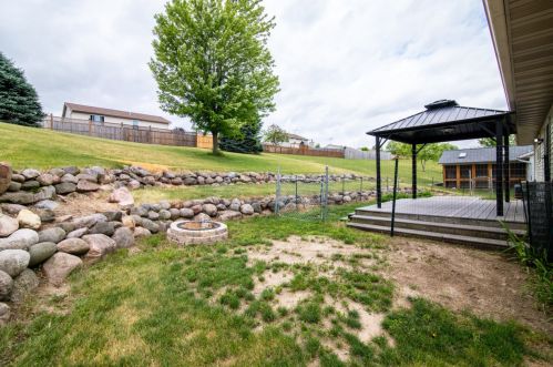 604 Brookstone Way, Watertown WI  53094-5902 exterior