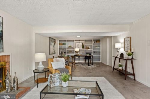 5637 Bellington Ave, Springfield VA  22151-2702 exterior