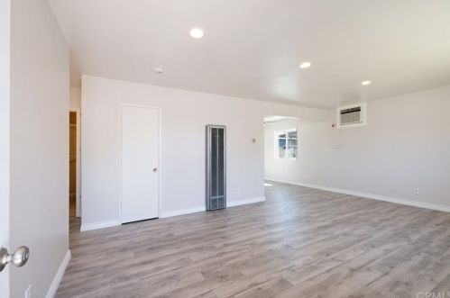 421 6th St, San Jacinto, CA 92583-4003