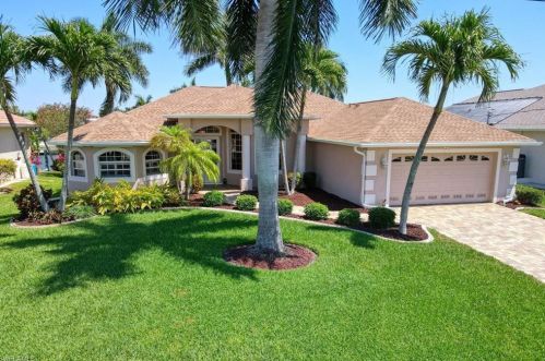 2713 37th St, Cape Coral, FL 33914-4858