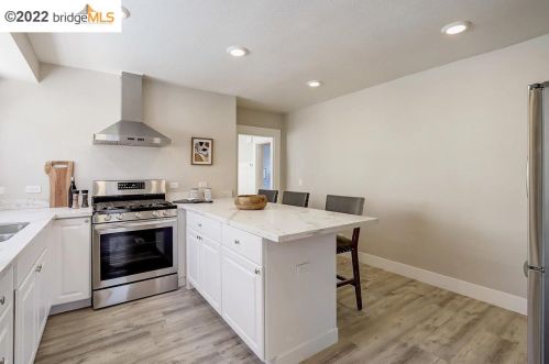 2851 82nd Ave, Oakland CA  94605-3510 exterior