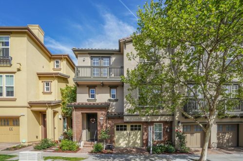 2443 Azevedo Pkwy, San Jose, CA 95125-6653