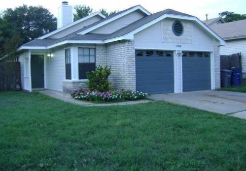 12300 Emery Oaks Rd, Austin TX  78758-2455 exterior
