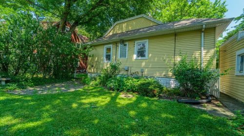 140 Elmwood Pl, Crown Point IN  46307-4324 exterior