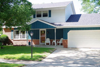 1120 Green Valley Dr, Waukesha, WI 53189-7237