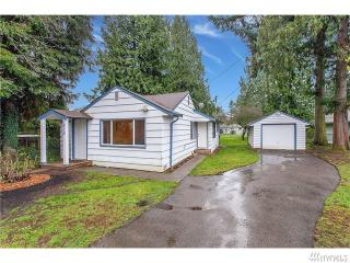 1875 172nd St, Seattle, WA 98155-6034