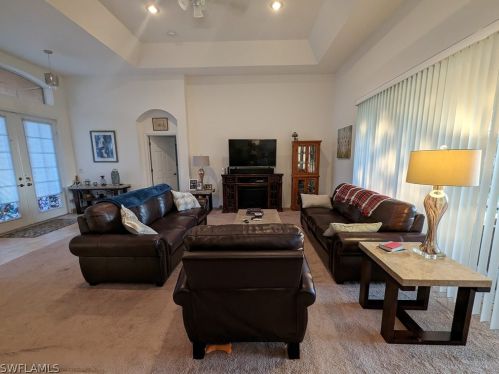 938 5th Pl, Cape Coral FL  33990-2828 exterior