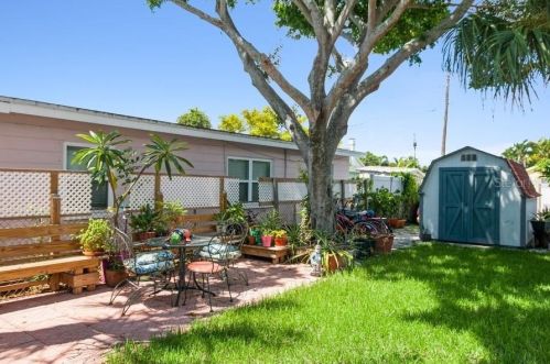 13135 4th St, Saint Petersburg, FL 33708-2419