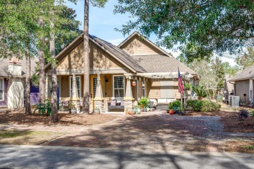 719 Earl Godwin Rd, Freeport FL  32439-2766 exterior