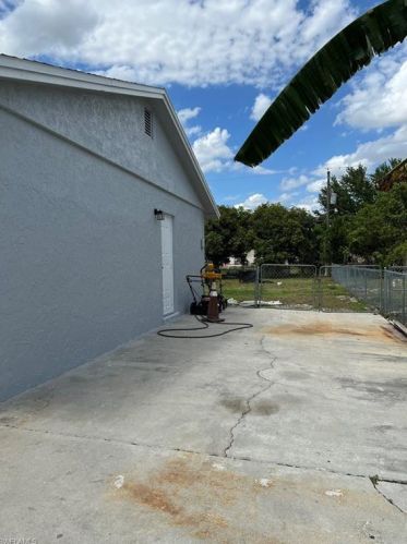 5212 2nd St, Lehigh Acres, FL 33971-1526