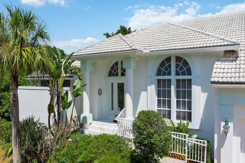 396 Leatherfern Ln, Marco Island, FL 34145-1863