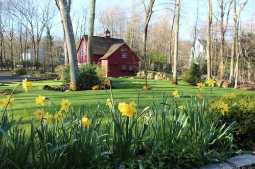 81 Rilling Rdg, New Canaan, CT 06840-4314