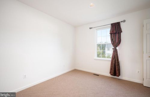 216 Shetland Dr, New Castle DE  19720-8832 exterior