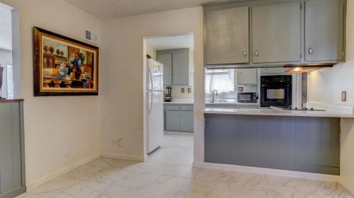 1330 Manhattan Way, Santa Rosa, CA 95401-4570