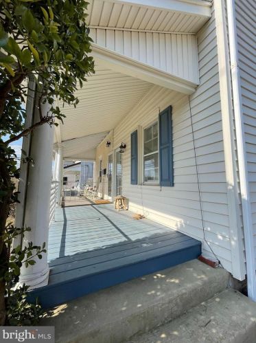 737 First Ave, Berwyn, PA 19312-1747