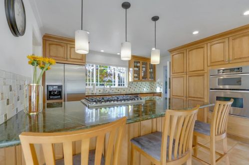 1640 Kentfield Ave, Redwood City CA  94061-2706 exterior