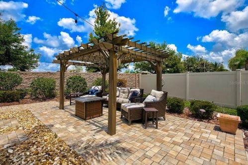 1669 Feather Grass Loop, Lutz FL  33558-2802 exterior