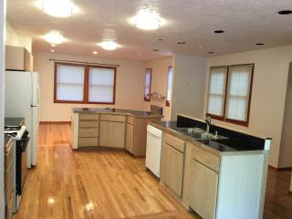 17528 32nd Ave, Seattle WA  98155-5328 exterior