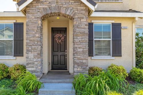 2532 Cottage Pointe Dr, Riverbank, CA 95367-9479