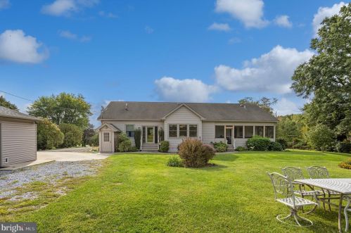 318 Commissioners Pike, Pilesgrove NJ 08098-2035 exterior