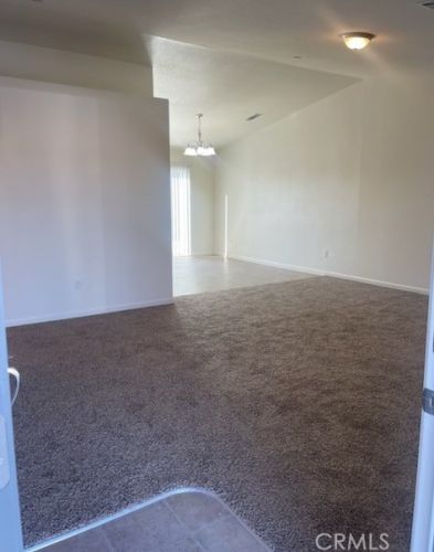 6953 Meadowlark Ave, Winton, CA 95388-9448