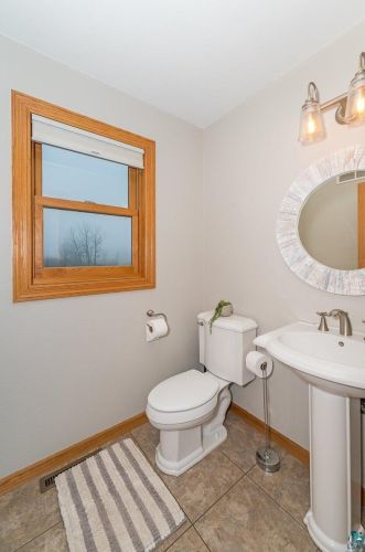 5382 Roosevelt Dr, Duluth MN  55811-3678 exterior