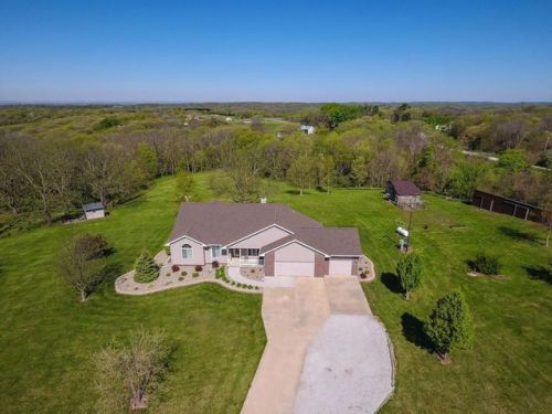 1973 194th St, Mondamin, IA 51557-4064