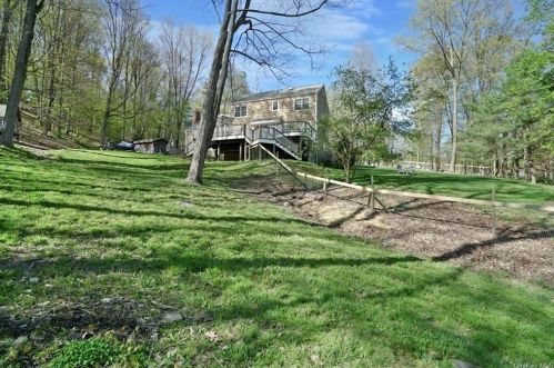 28 Kings Point Ln, Washingtonville NY  10992-2026 exterior